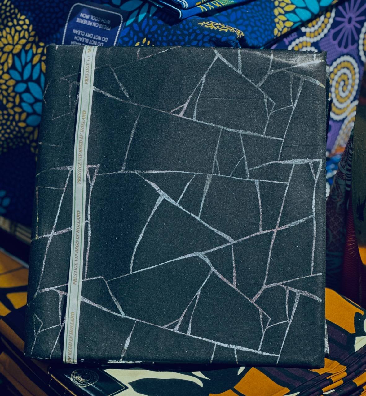 Prestige Geometric Lines